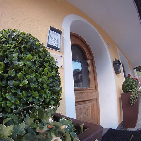 Cesa Crepa Neigra アパート *