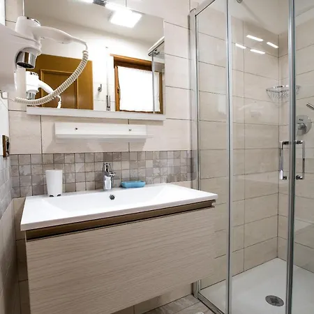 アパート Cesa Crepa Neigra カナツェーイ