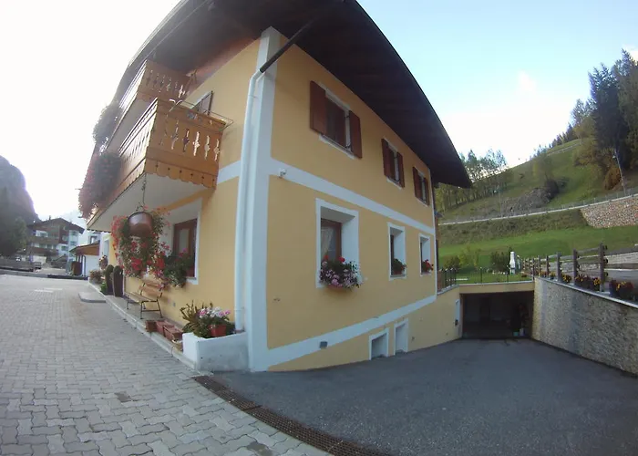 Cesa Crepa Neigra Apartment Canazei