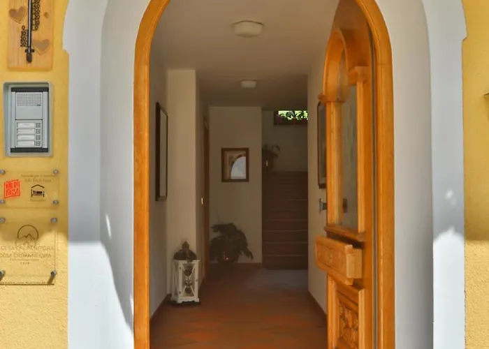 Cesa Crepa Neigra Canazei